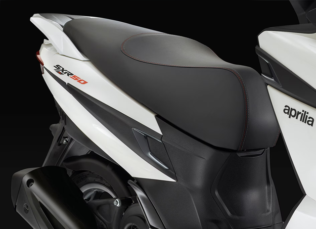 Design sportif et selle confortable du Aprilia SXR 50